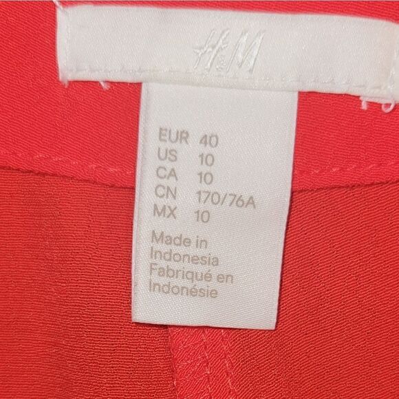 NWOT H&M Red Flutter Ruffle Shorts 10 - Picture 11 of 13